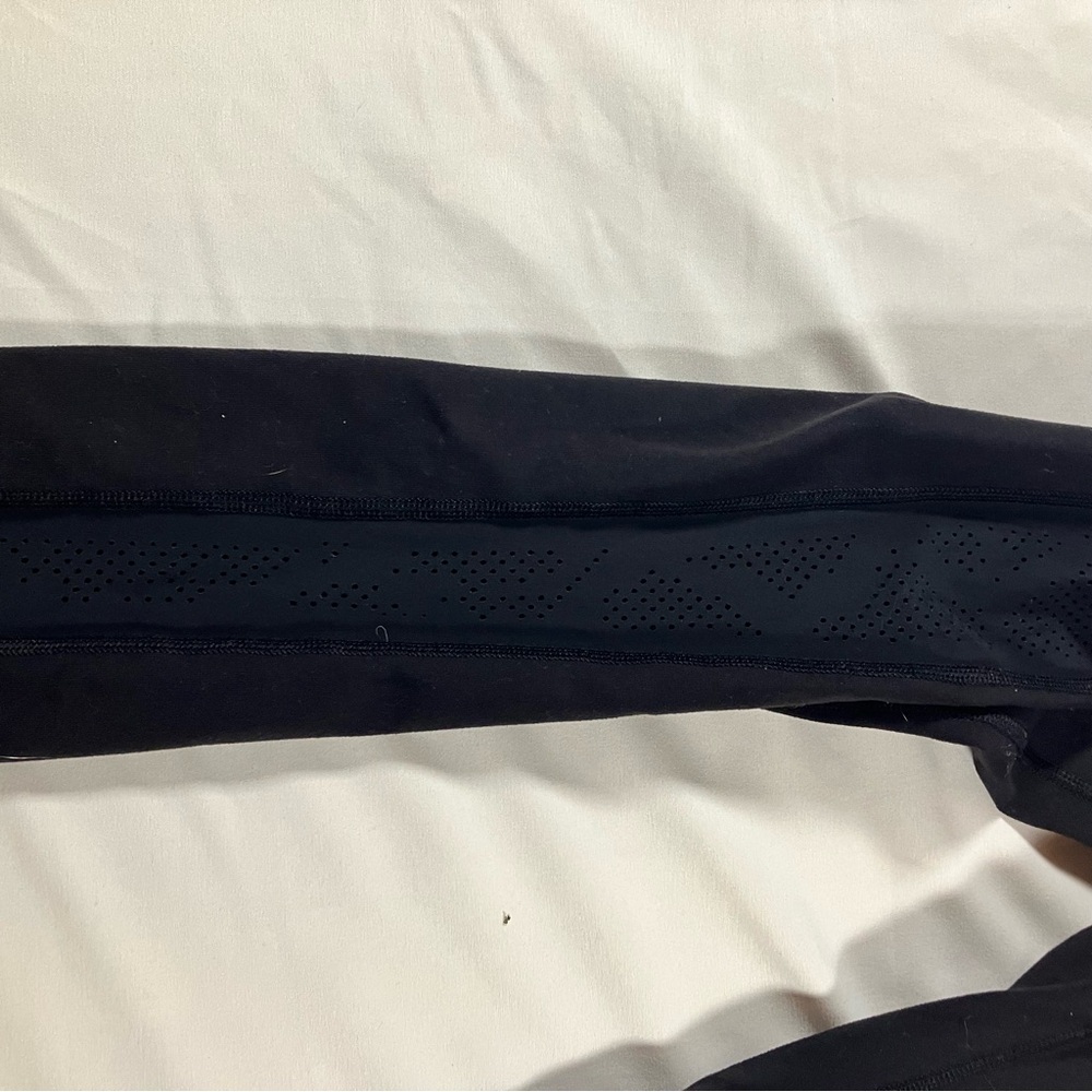 Lululemon high waisted black tight leggings, cropped above ankle, yoga workout 6 - Picture 5 of 8